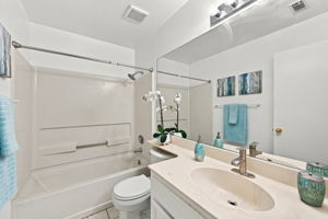 027_F8_4943 Conway Terrace