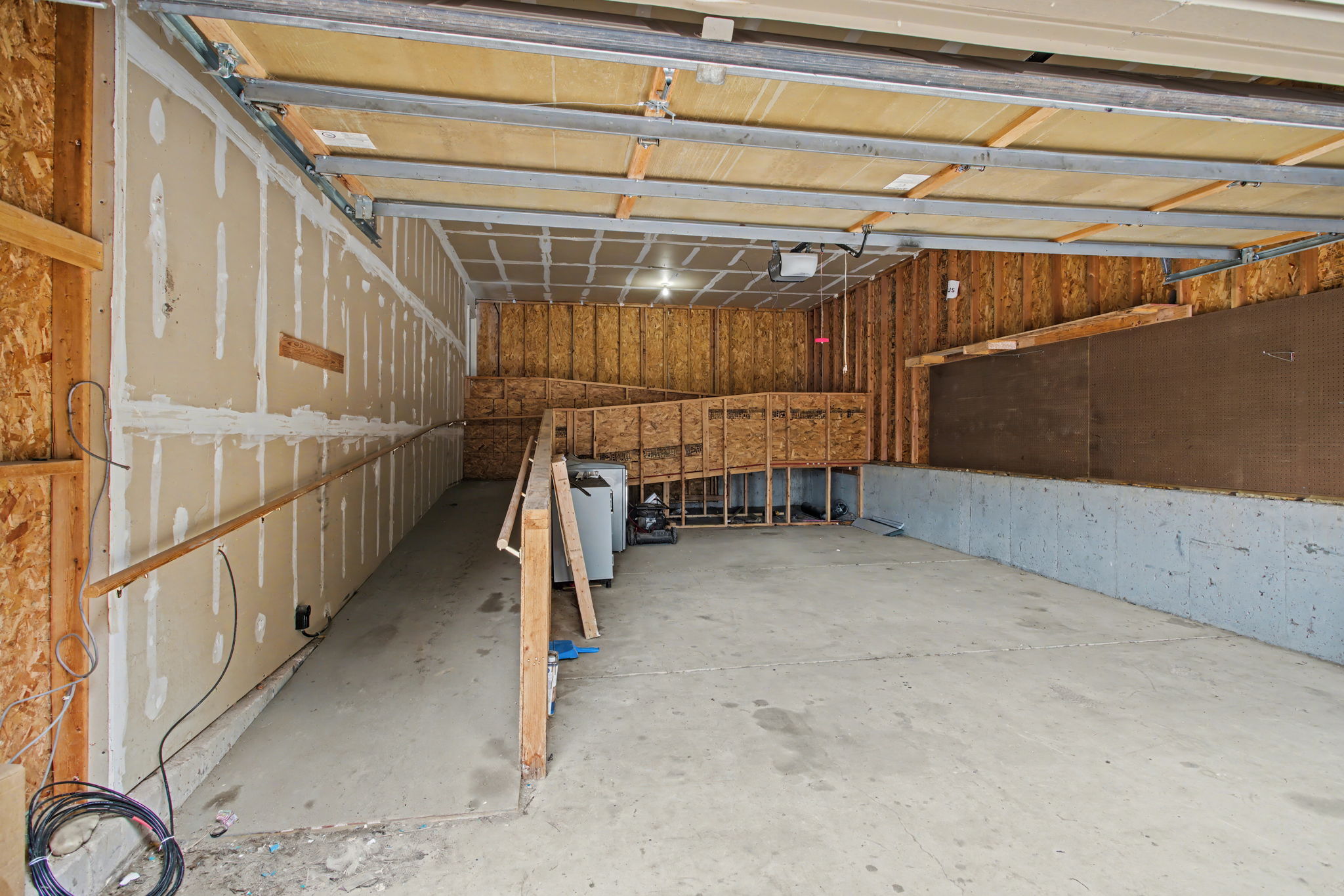 Garage w/Ramp