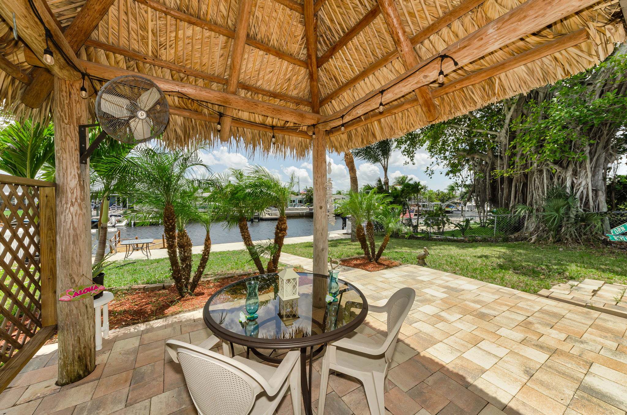 Tiki Hut1
