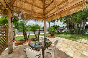 Tiki Hut1