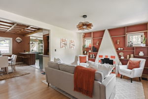  Photo 4
