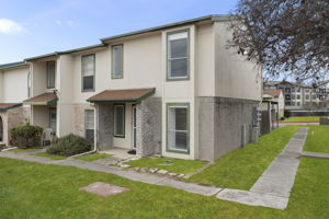  Photo 0