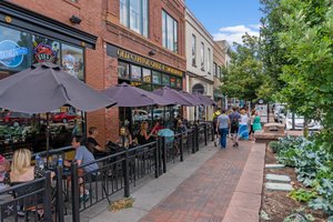 The buzz of Downtown Golden is a great way to spend a day shopping, sipping, snacking, and enjoying the beauty of the city.