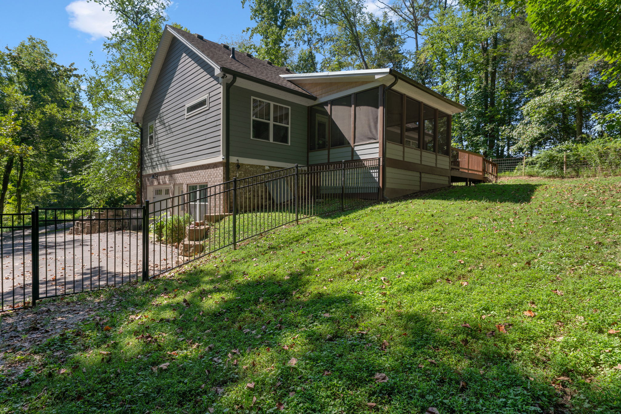  Photo 41