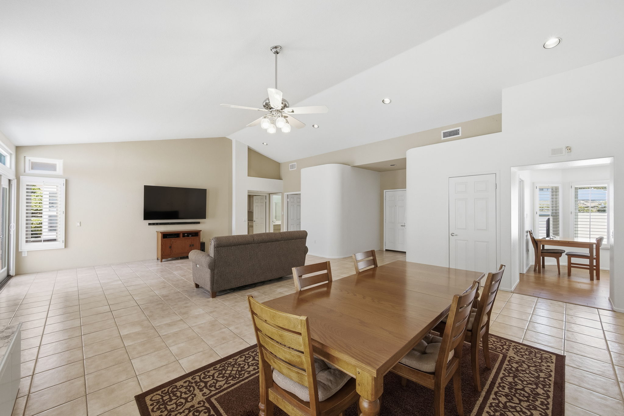 Living Room (3)