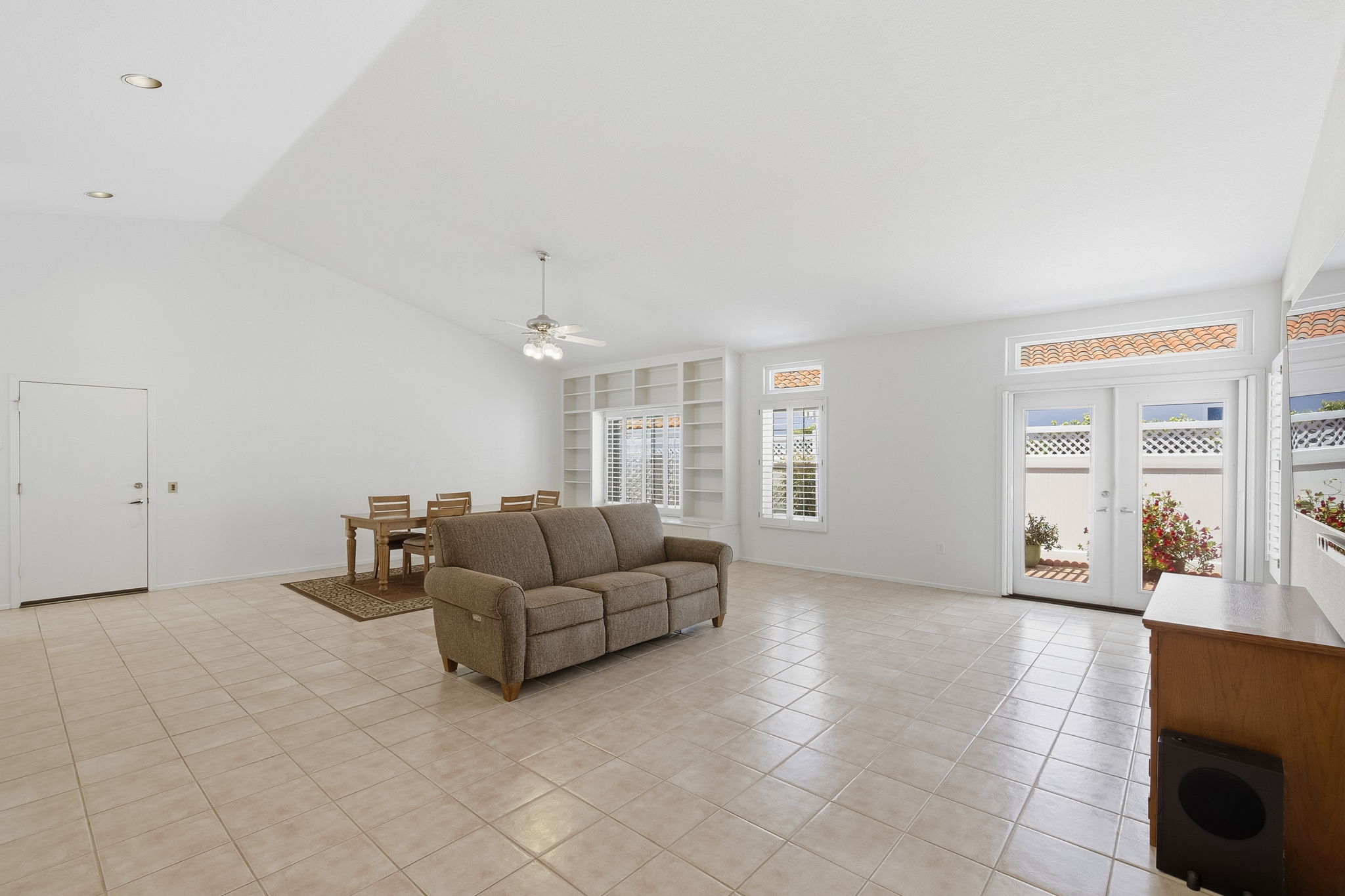 Living Room (4)