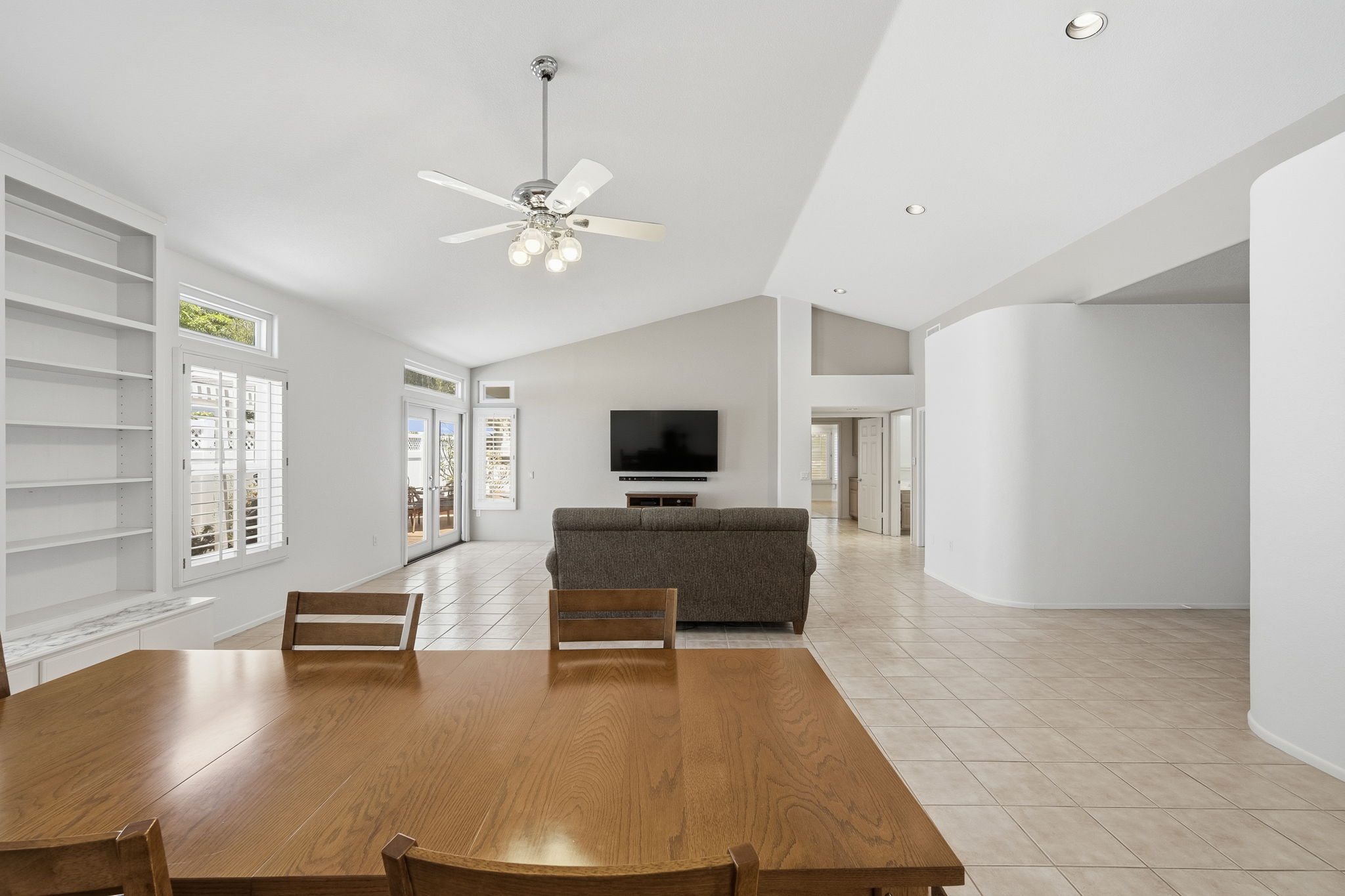 Living Room (5)