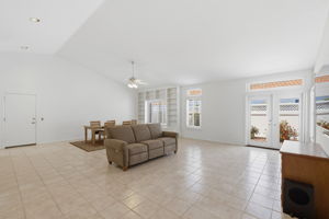 Living Room (4)