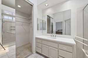 Primary Bathroom (2)