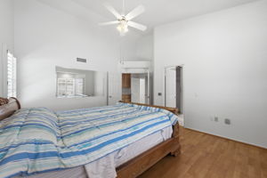 Primary Bedroom (3)