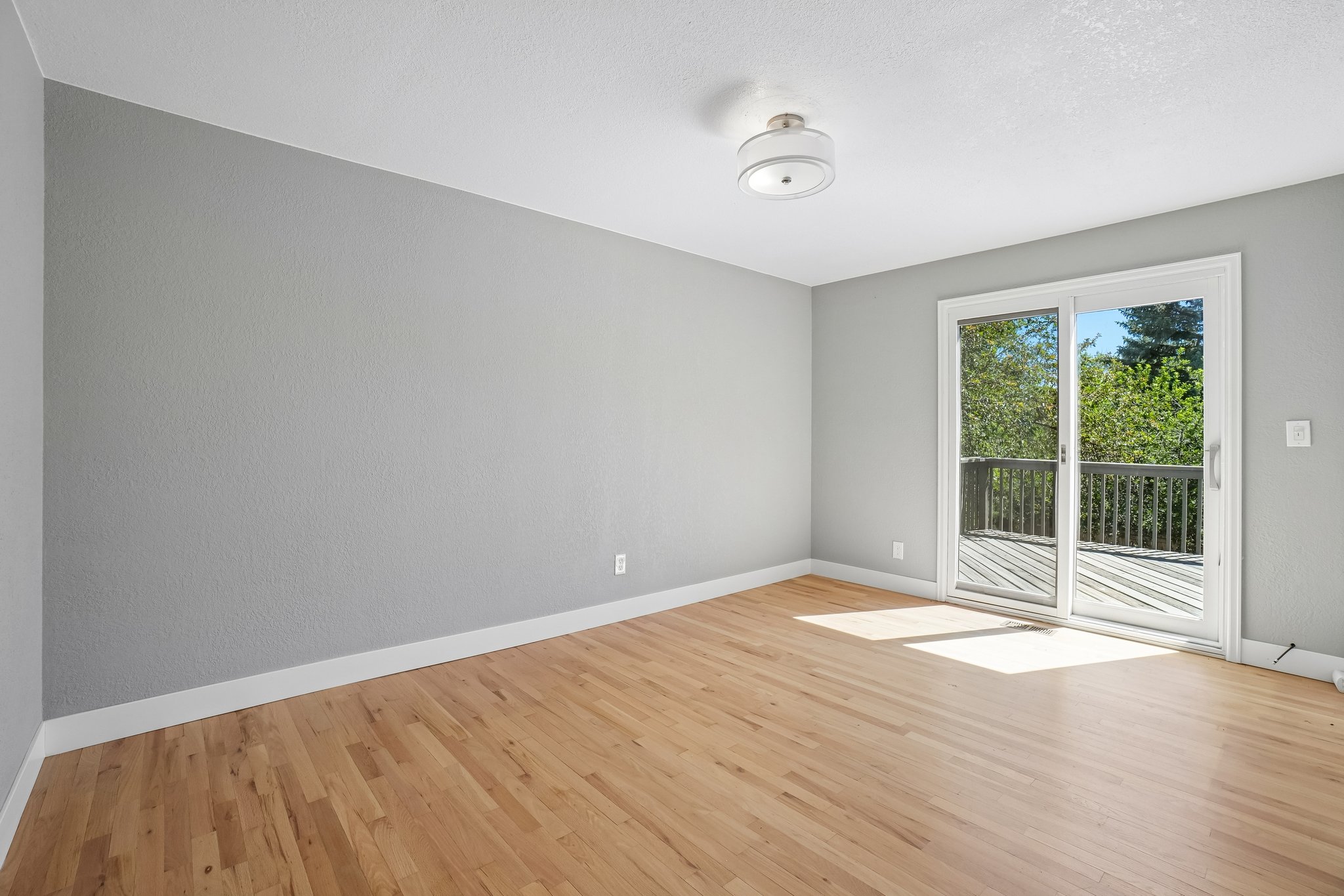 Cornwall Dr-S1206-019.jpg