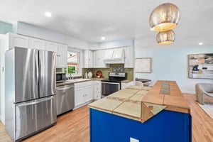 Cornwall Dr-S1206-012.jpg