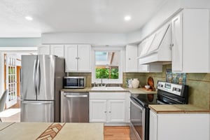 Cornwall Dr-S1206-014.jpg