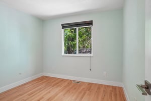 Cornwall Dr-S1206-021.jpg