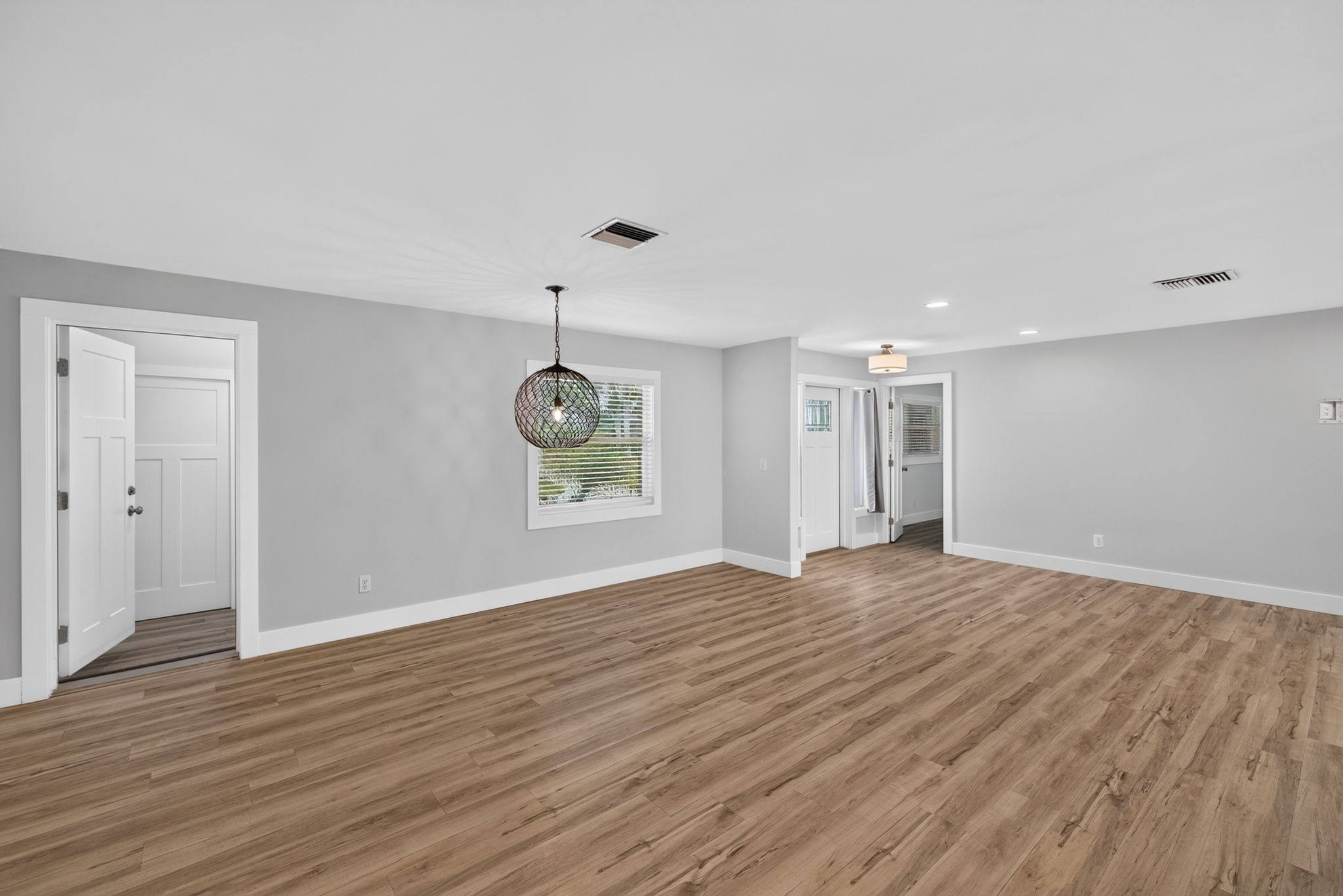 Dining Room 2 of 3