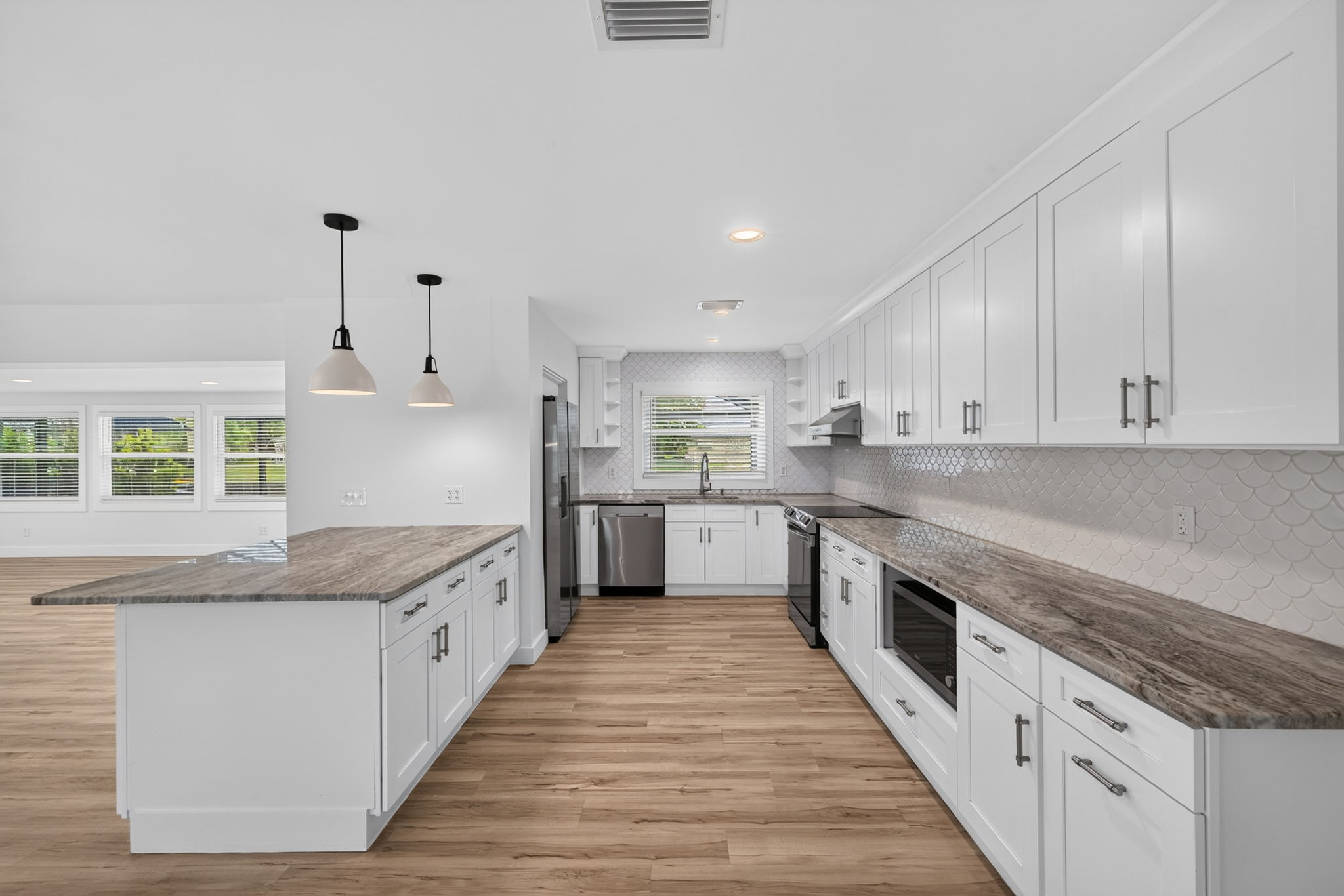 Kitchen 1 of 5