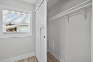 Guest Bedroom 1 - Closet