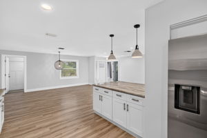 Kitchen 4 of 5