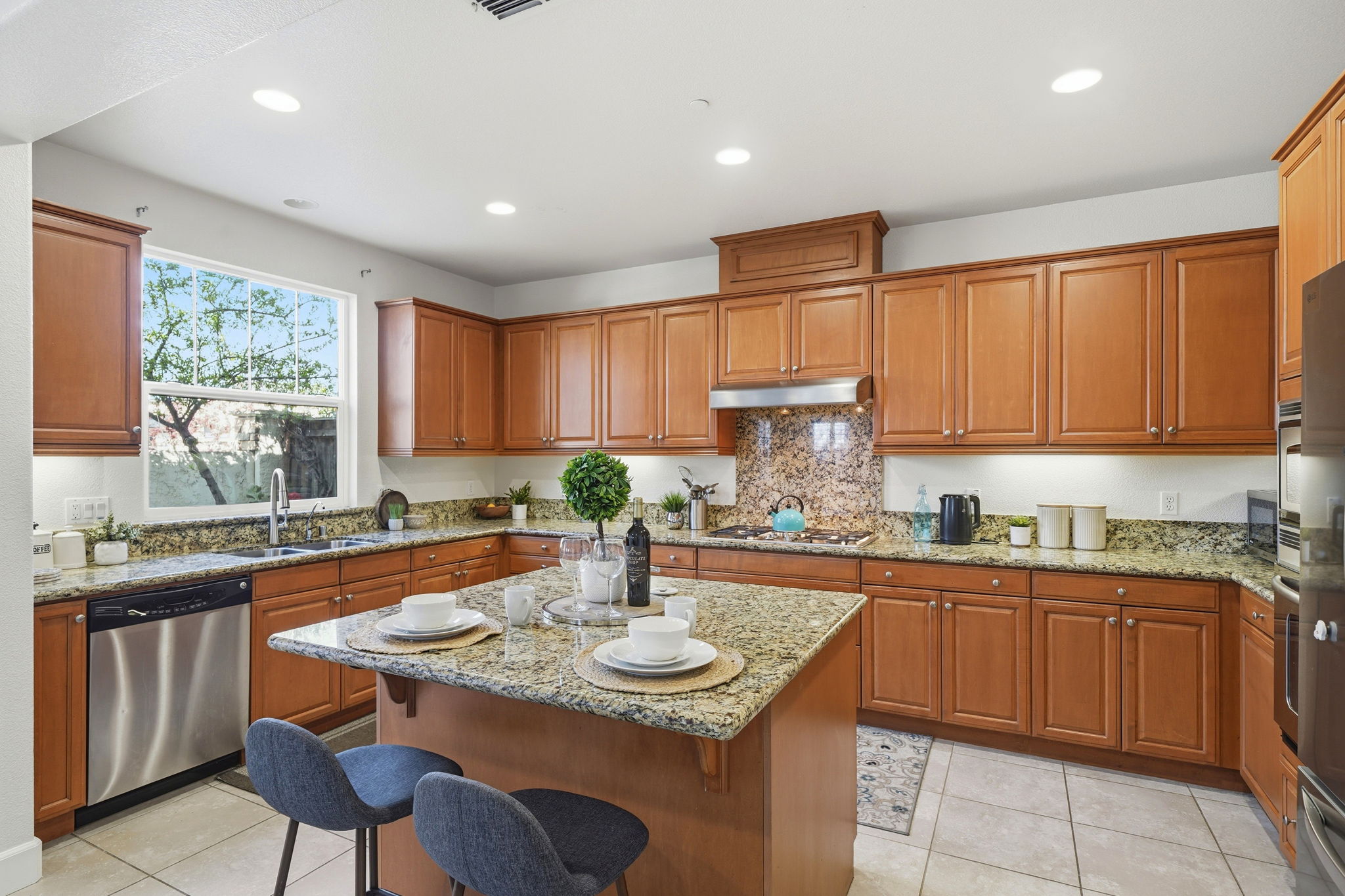Kitchen/Breakfast Bar