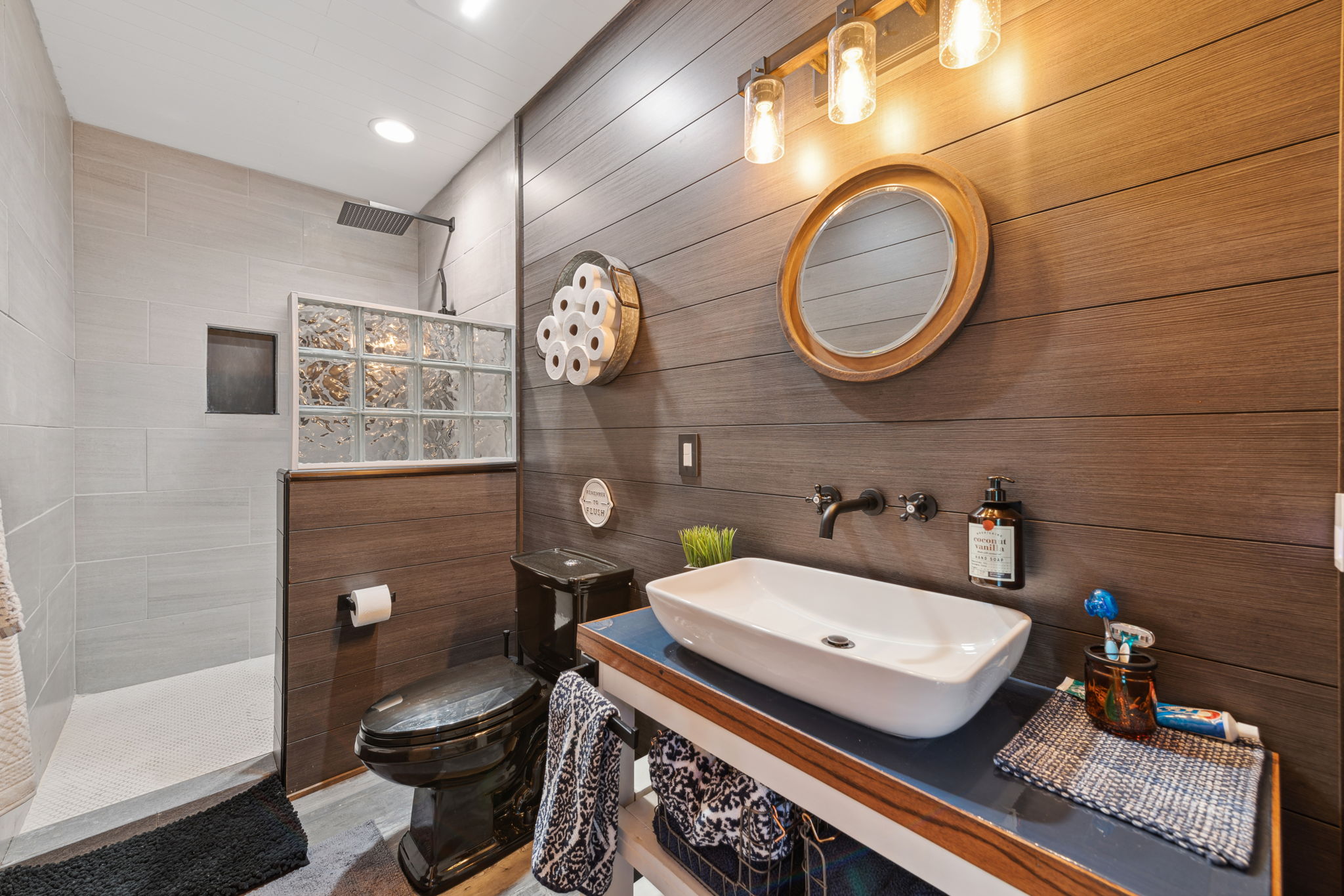 14_Interior