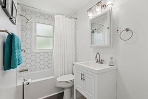 Hudson Dr-S0909-012.jpg