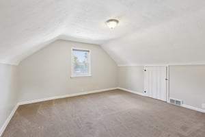 Hudson Dr-S0909-023.jpg