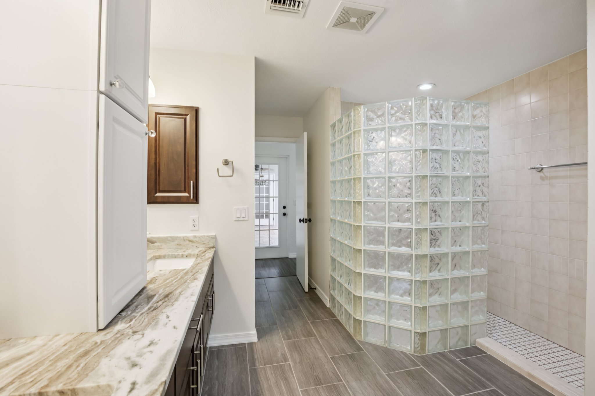 Southern Wood Dr-S2112-028.jpg