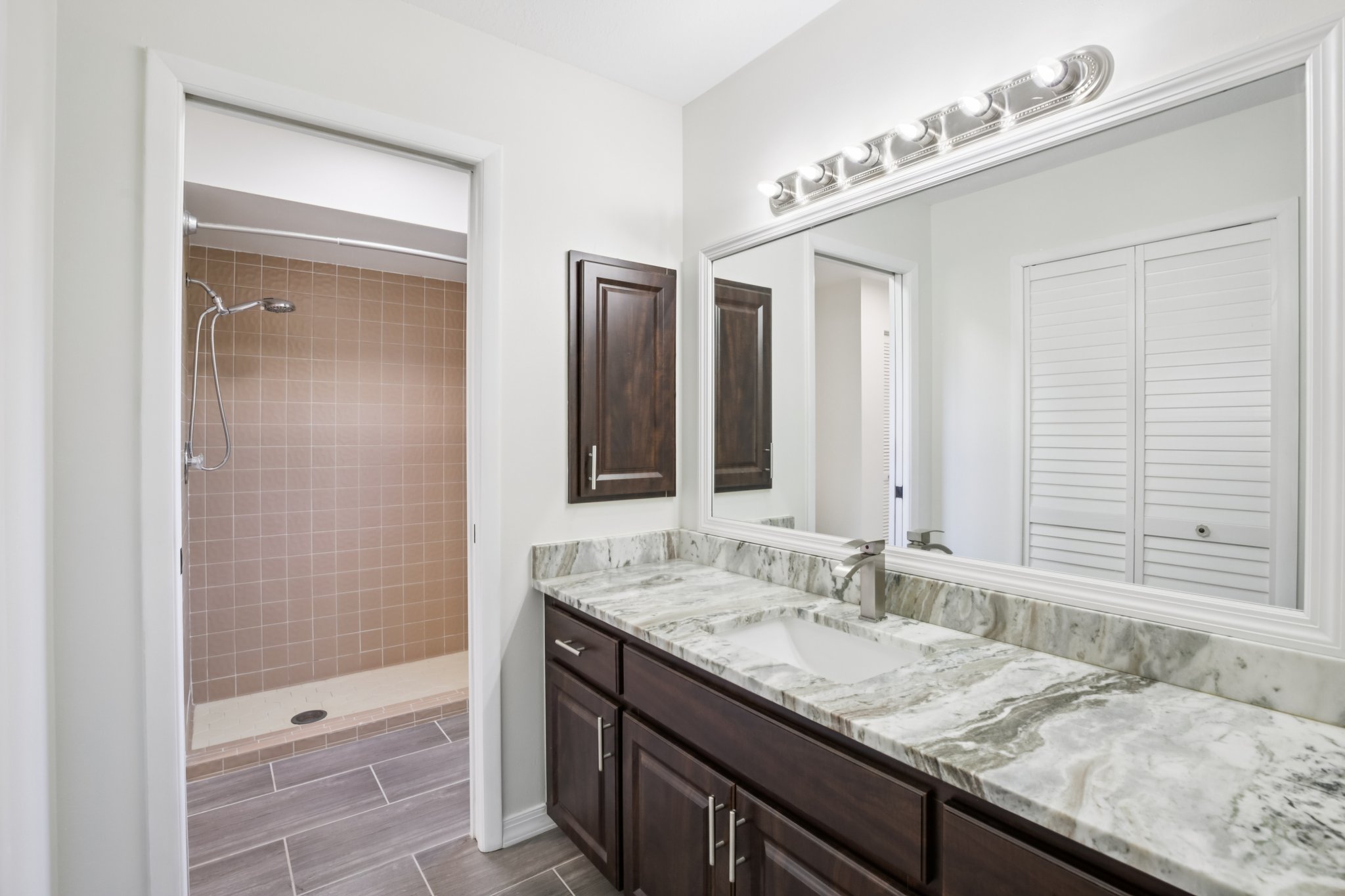 Southern Wood Dr-S2112-036.jpg