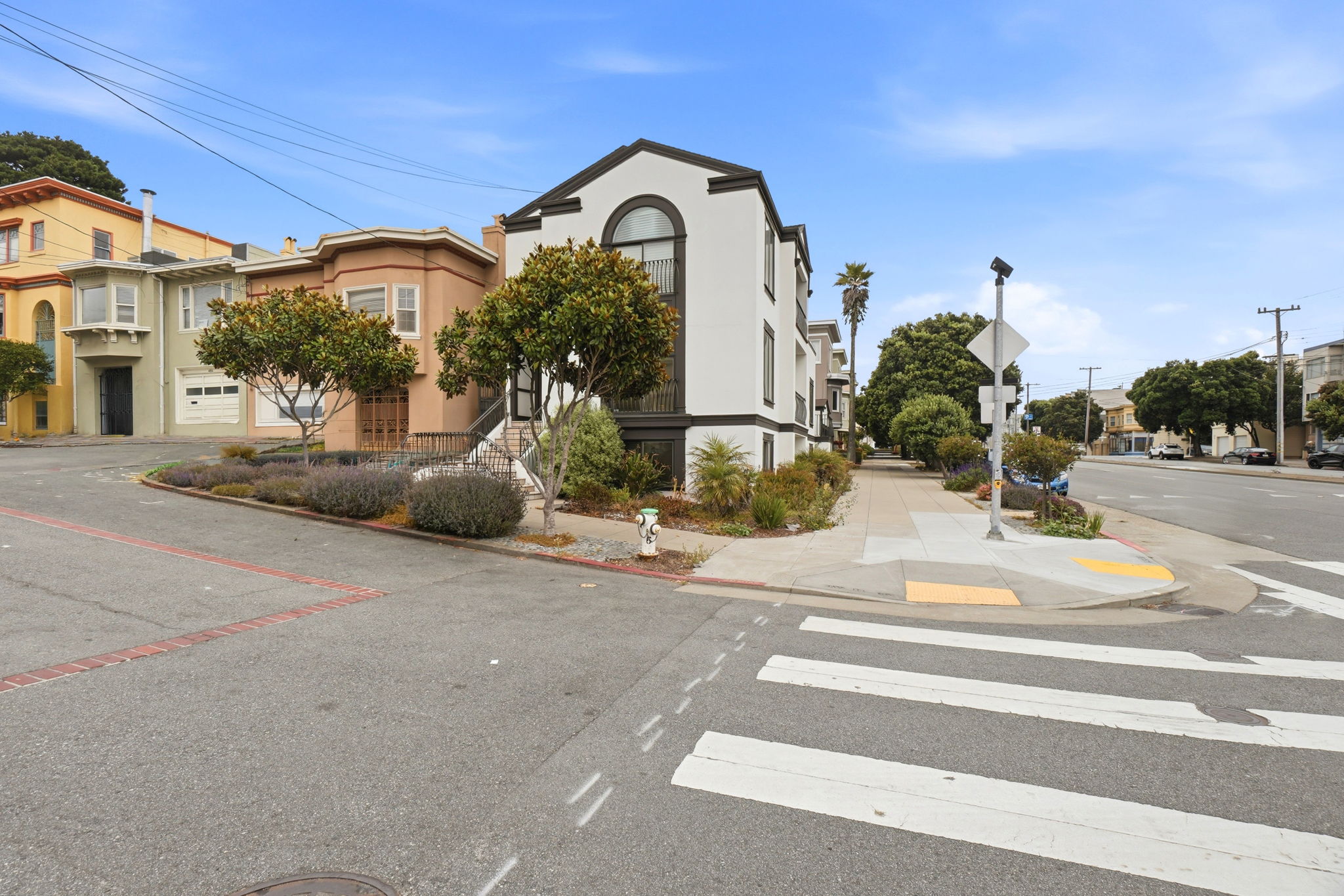 002_F8_496 38th Ave