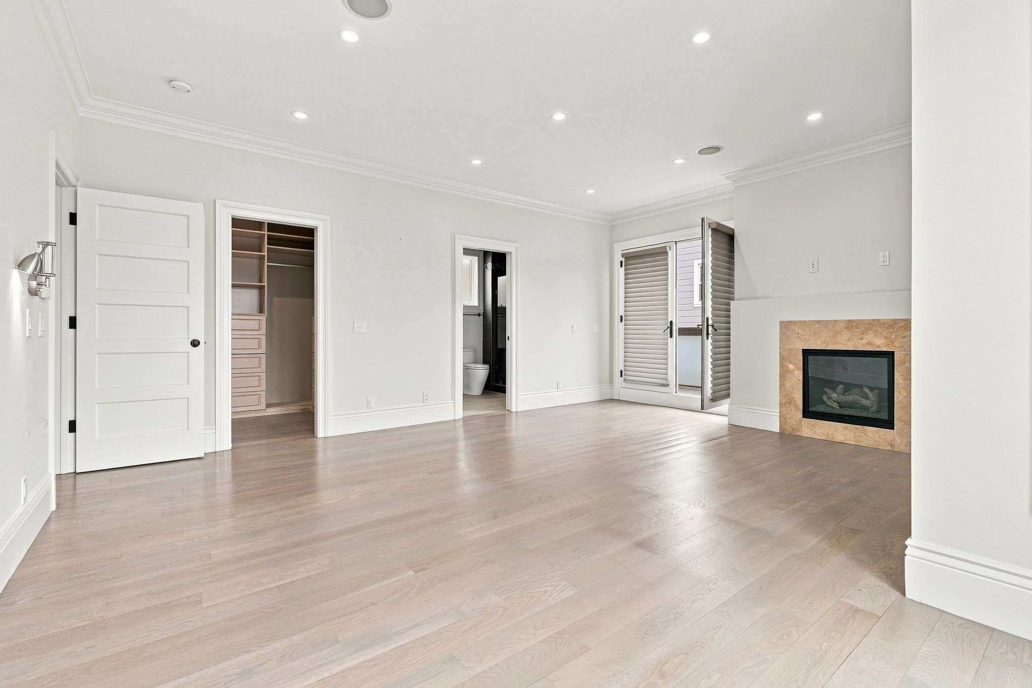 025_F8_496 38th Ave