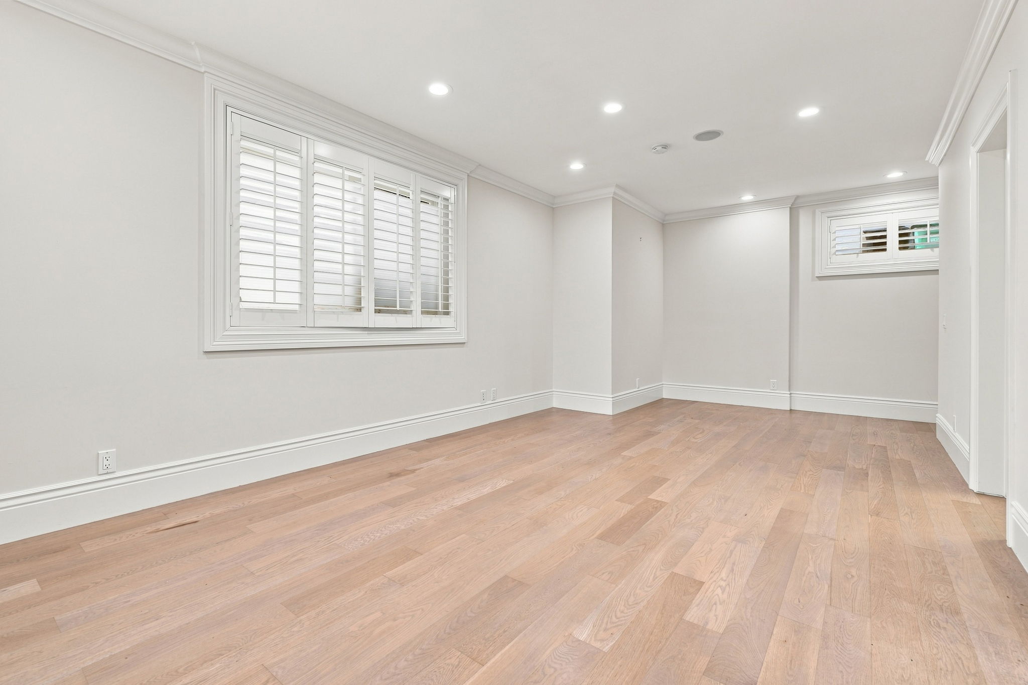 033_F8_496 38th Ave