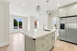 013_F8_496 38th Ave
