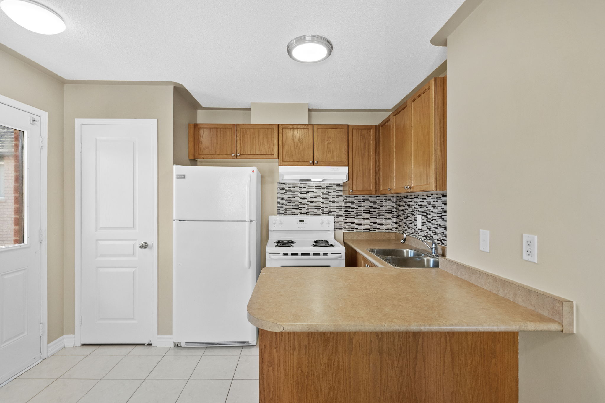 Kitchen/Breakfast Bar