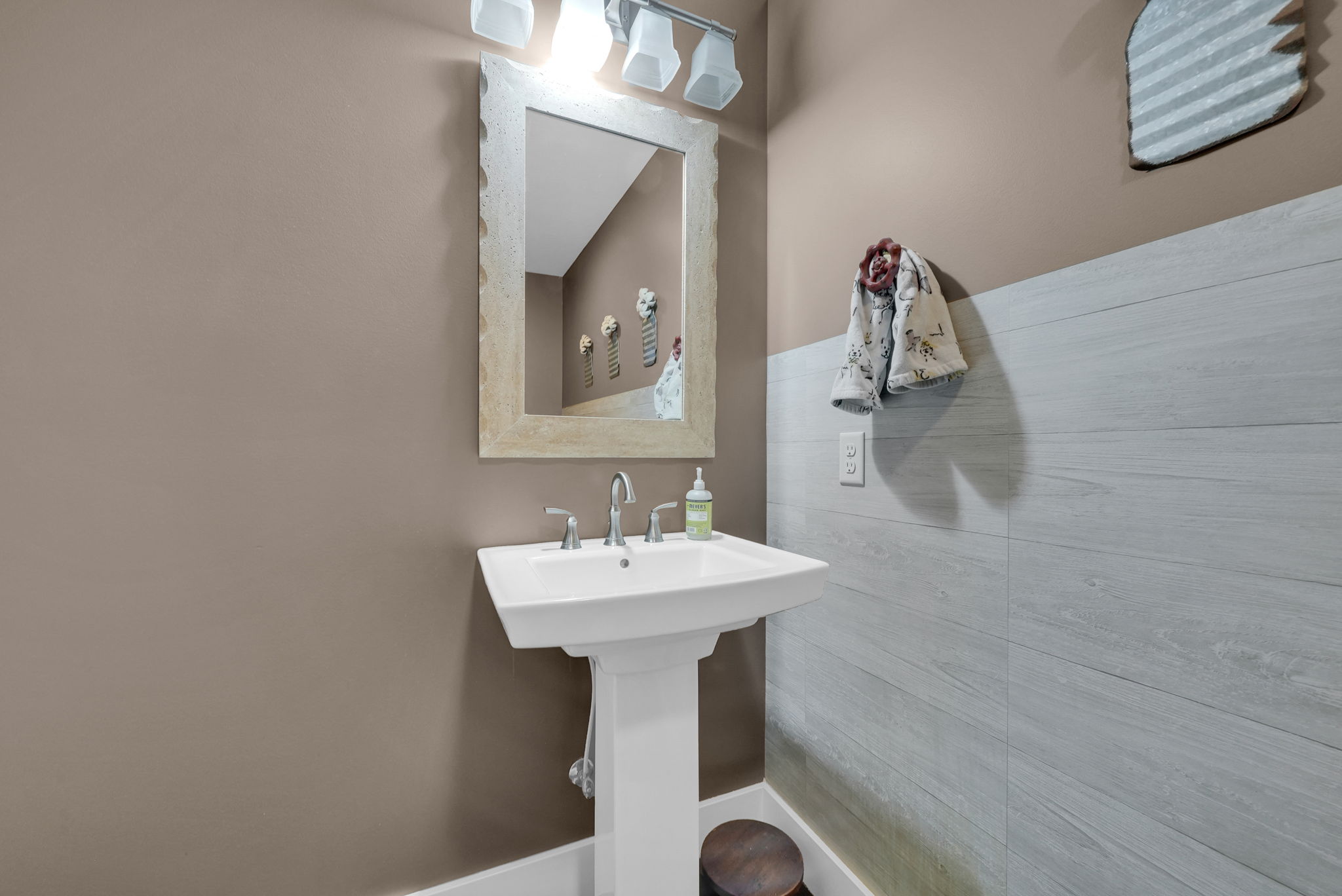  Photo 41