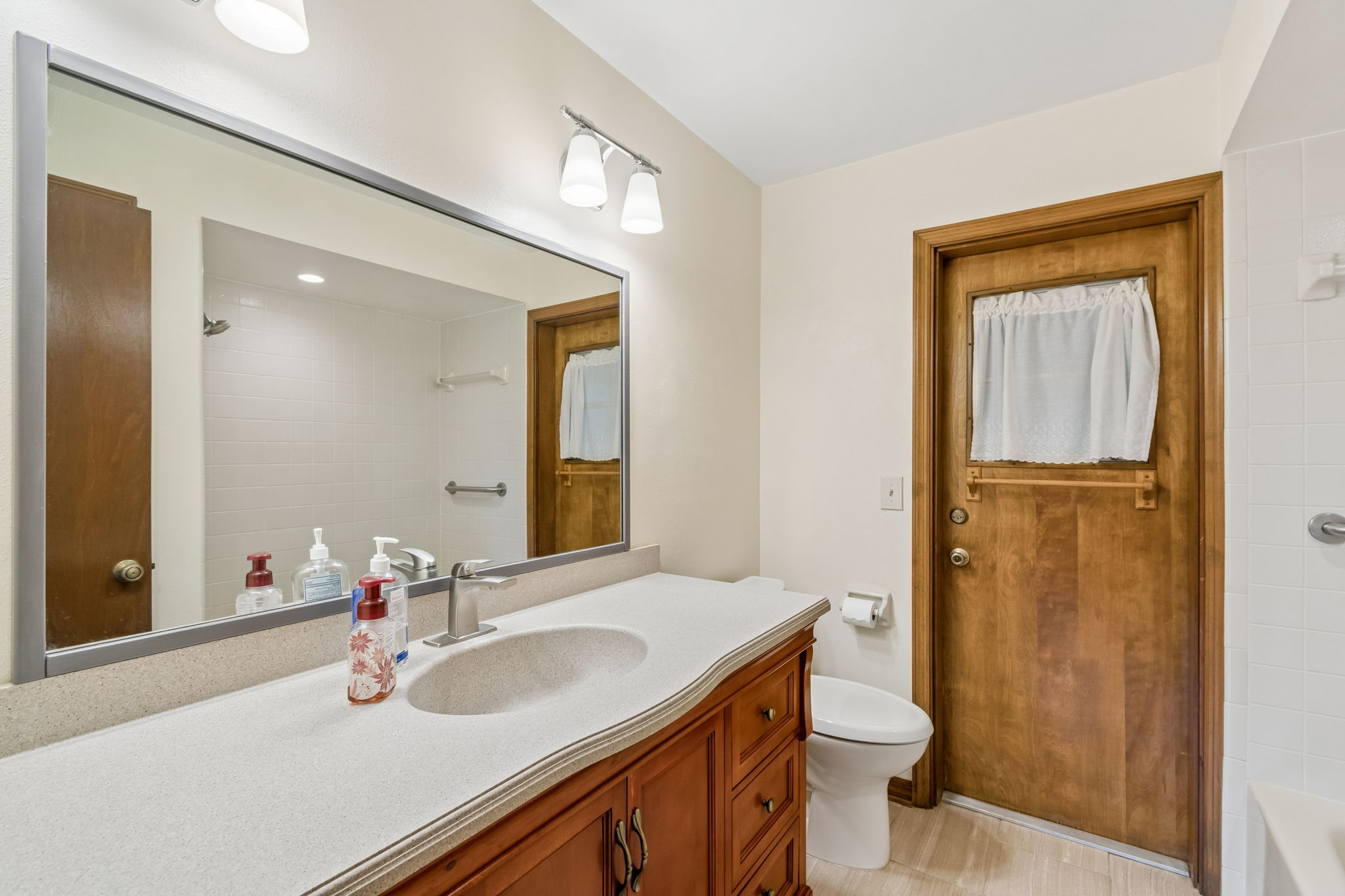 Bathroom 2 is pool planned