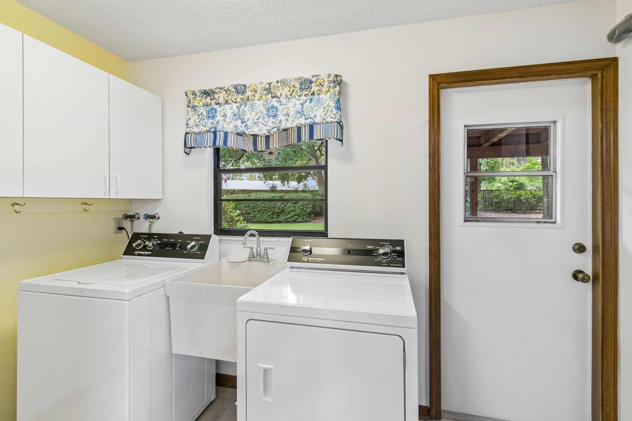 Washer and Dryer stay with home