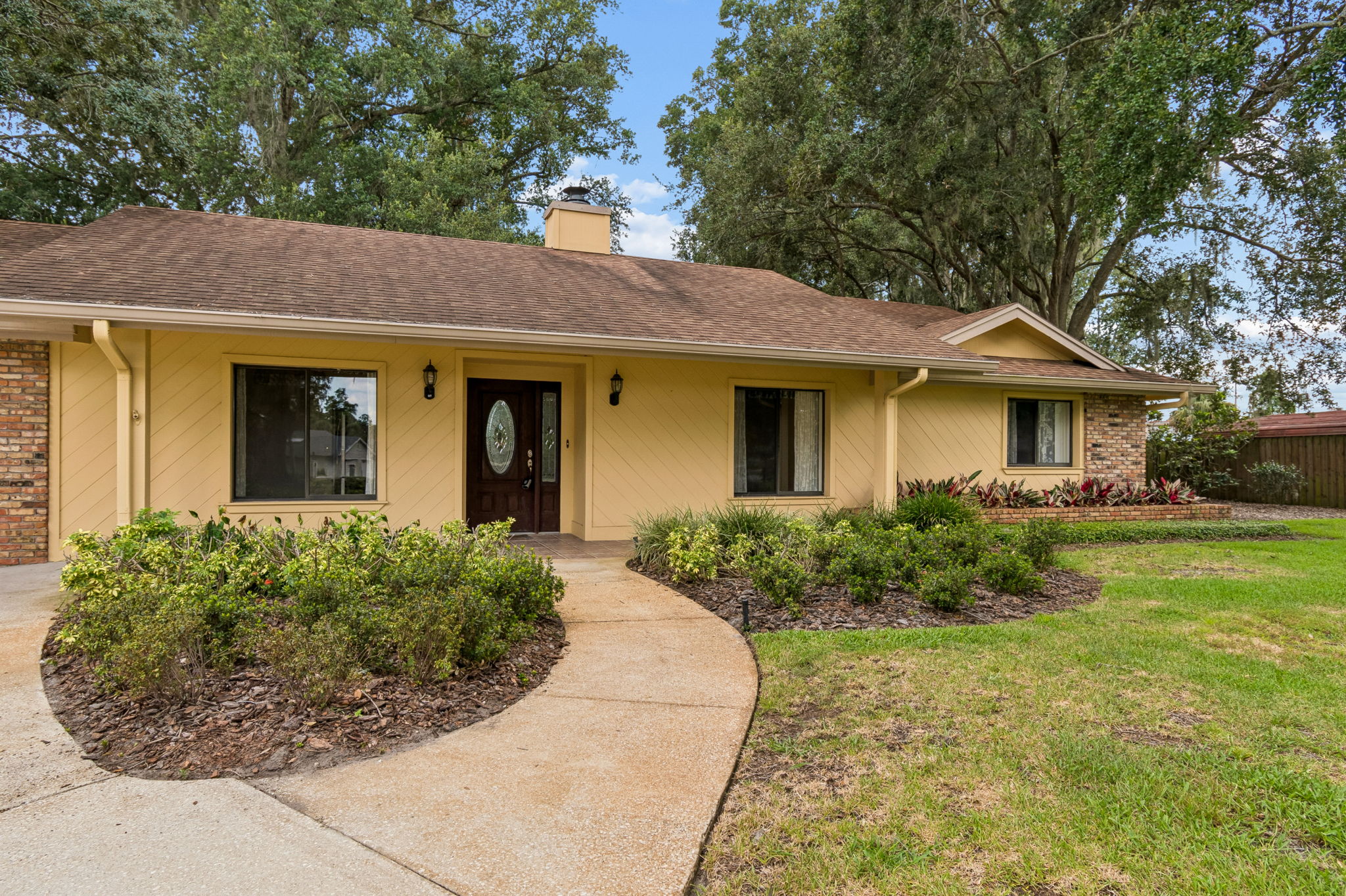 Tiled covered entry porch