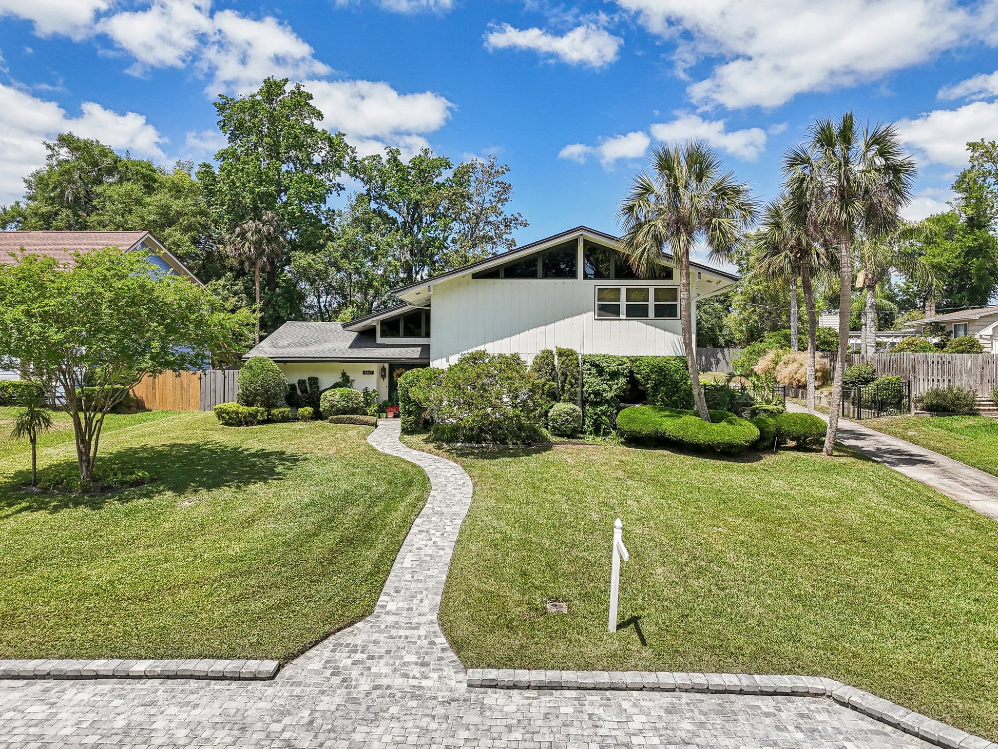 Empire Ave-0105-001.jpg