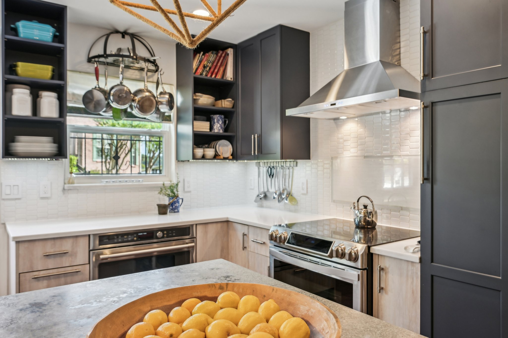 Empire Ave-0105-015.jpg