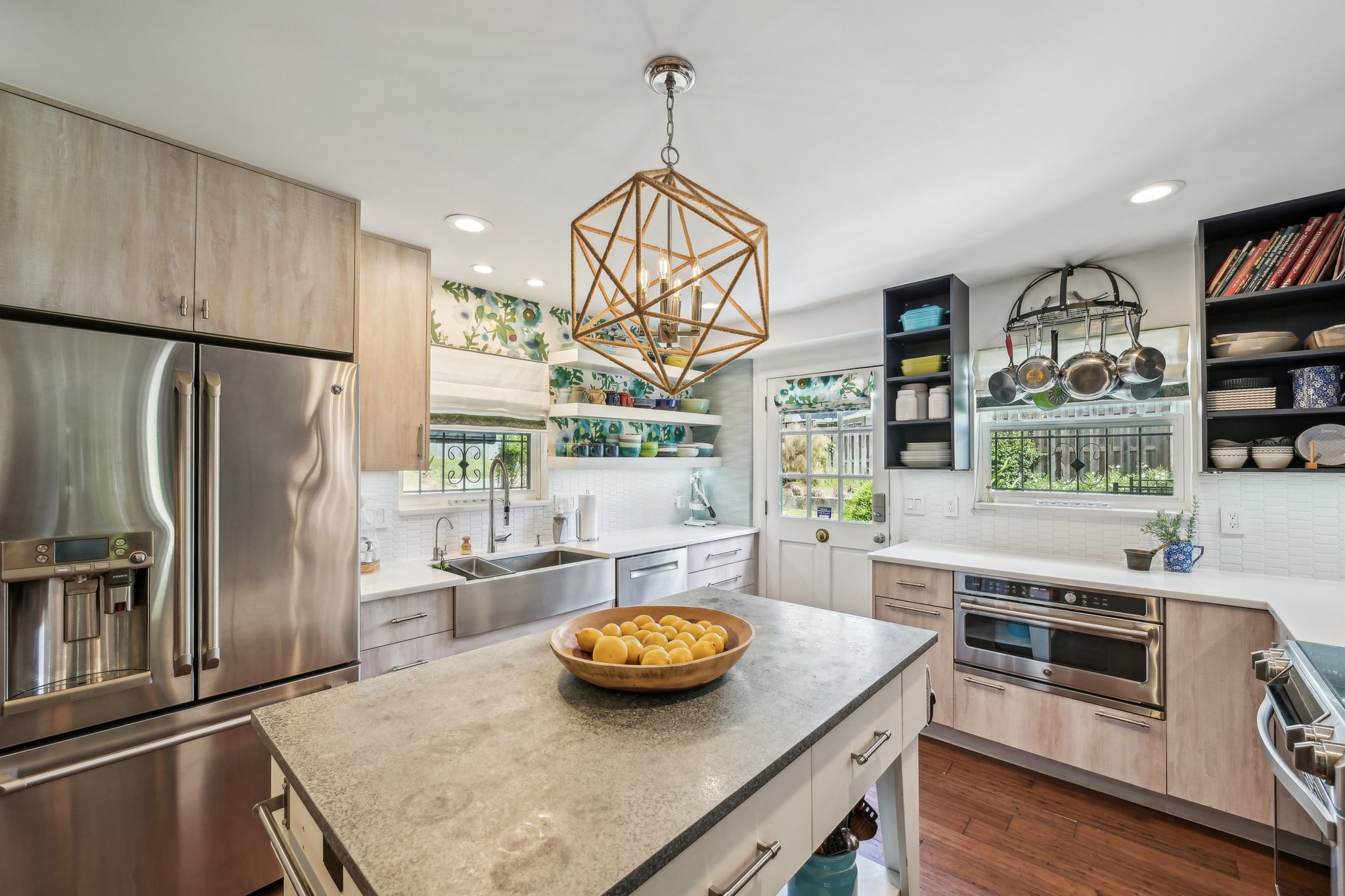 Empire Ave-0105-018.jpg