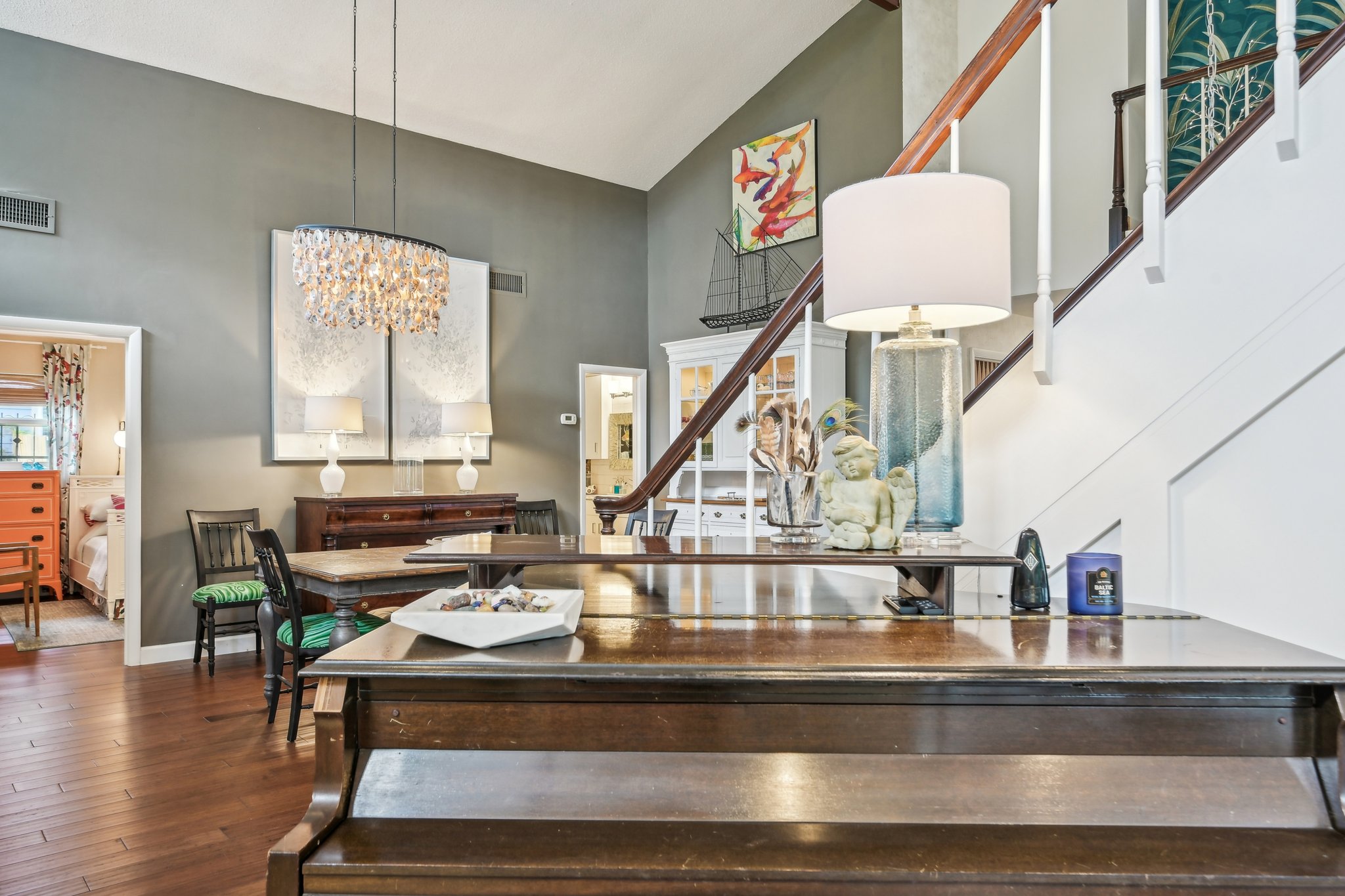 Empire Ave-0105-031.jpg