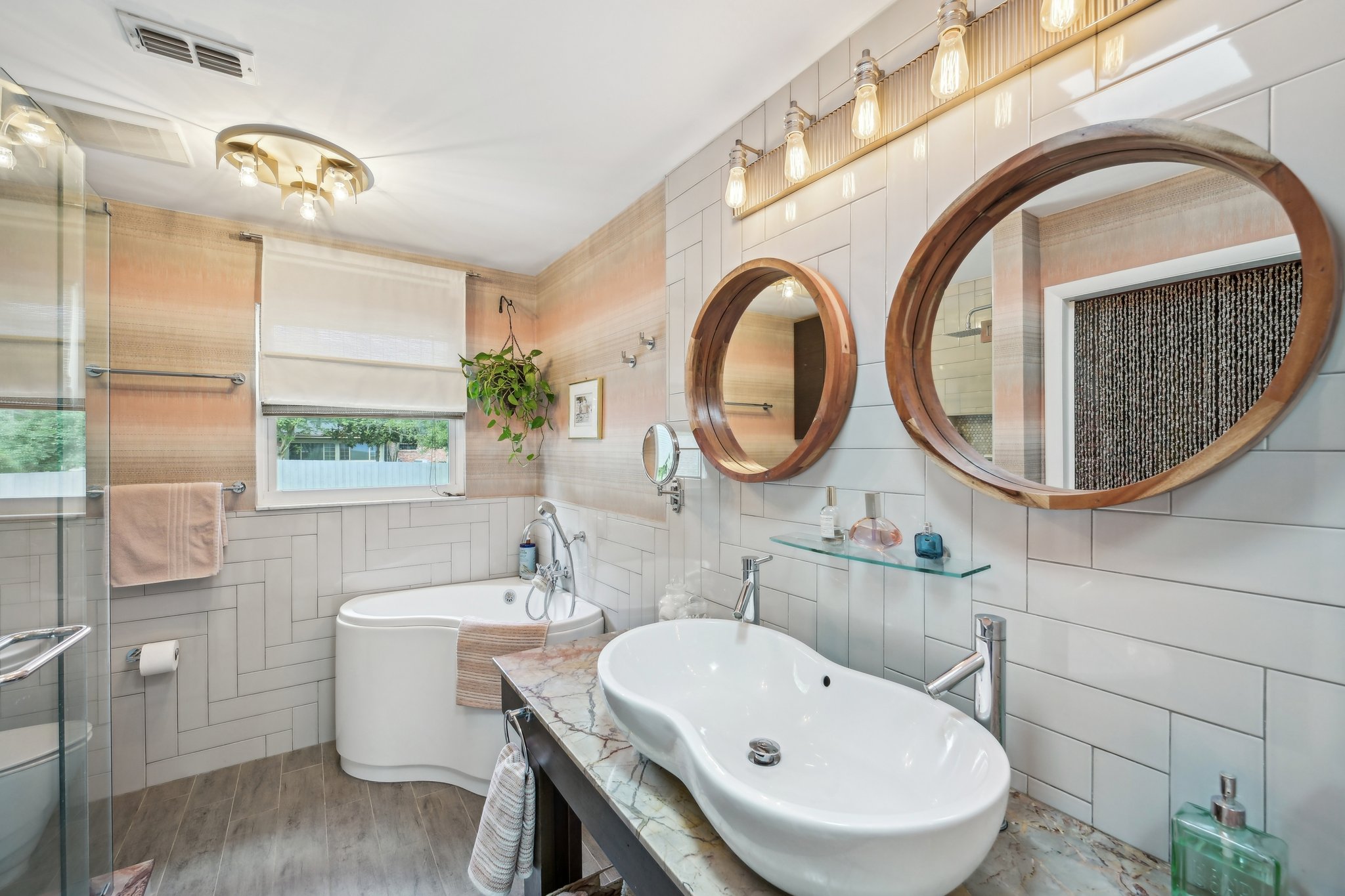 Empire Ave-0105-046.jpg