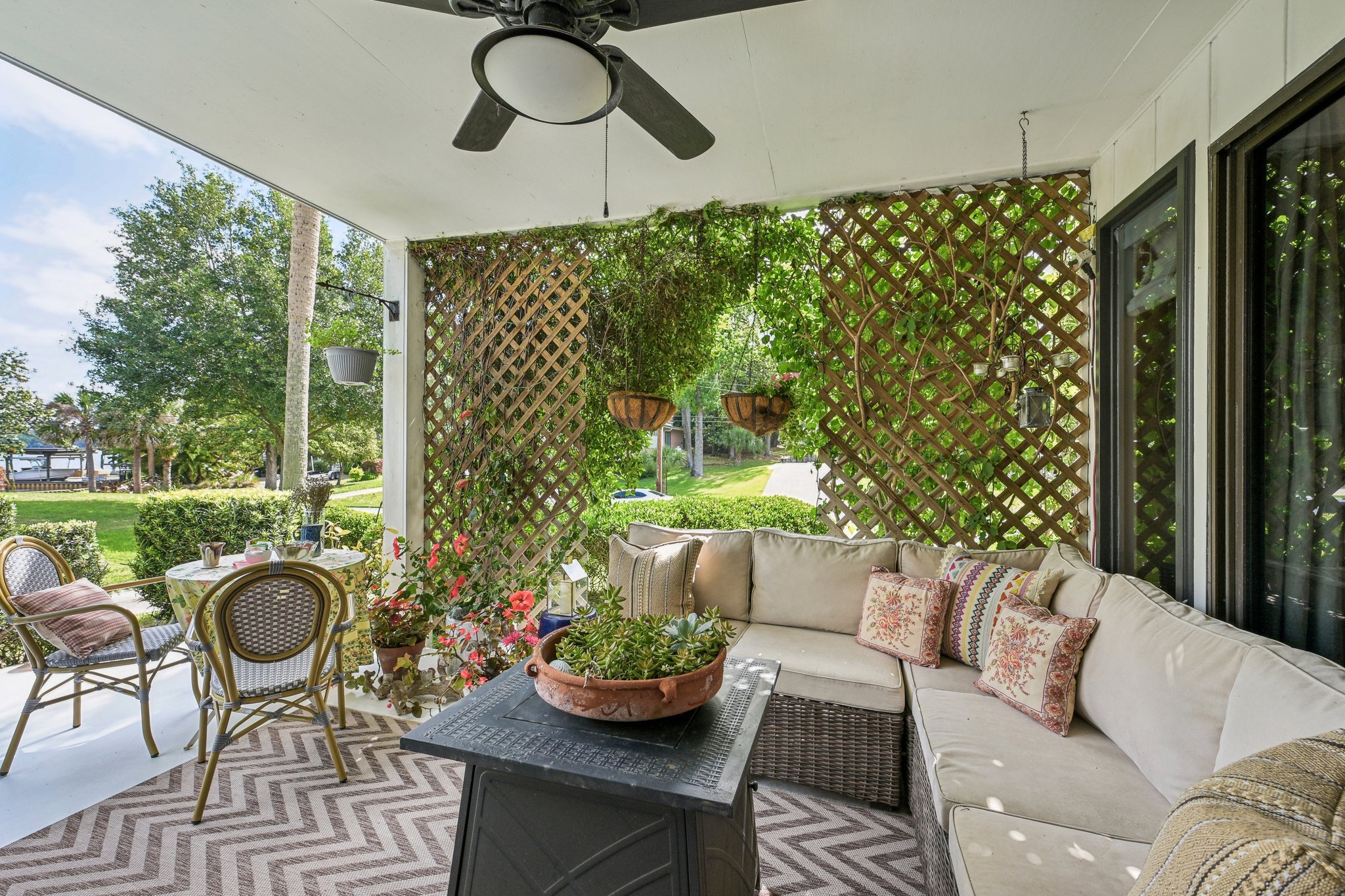 Empire Ave-0105-051.jpg