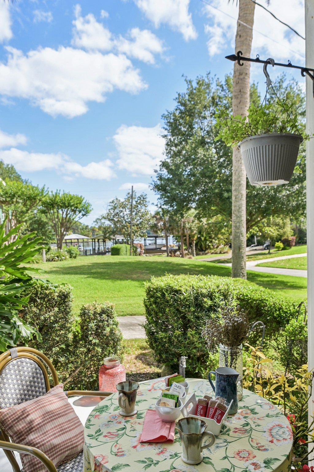 Empire Ave-0105-054.jpg