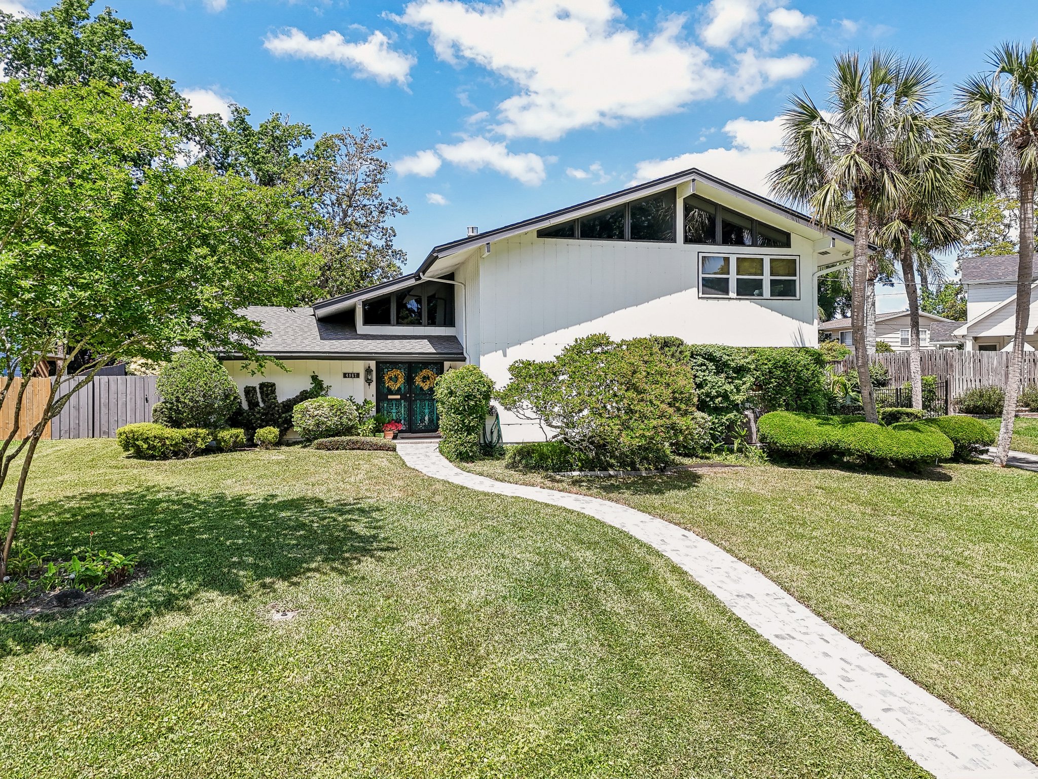 Empire Ave-0105-057.jpg