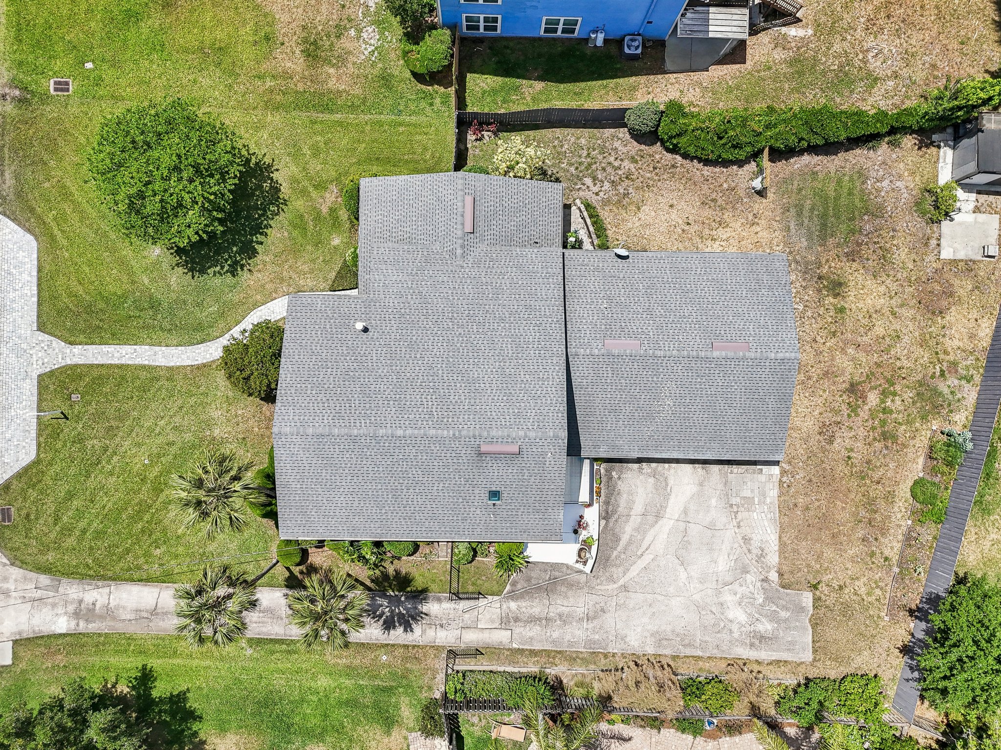 Empire Ave-0105-060.jpg