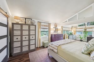 Empire Ave-0105-050.jpg