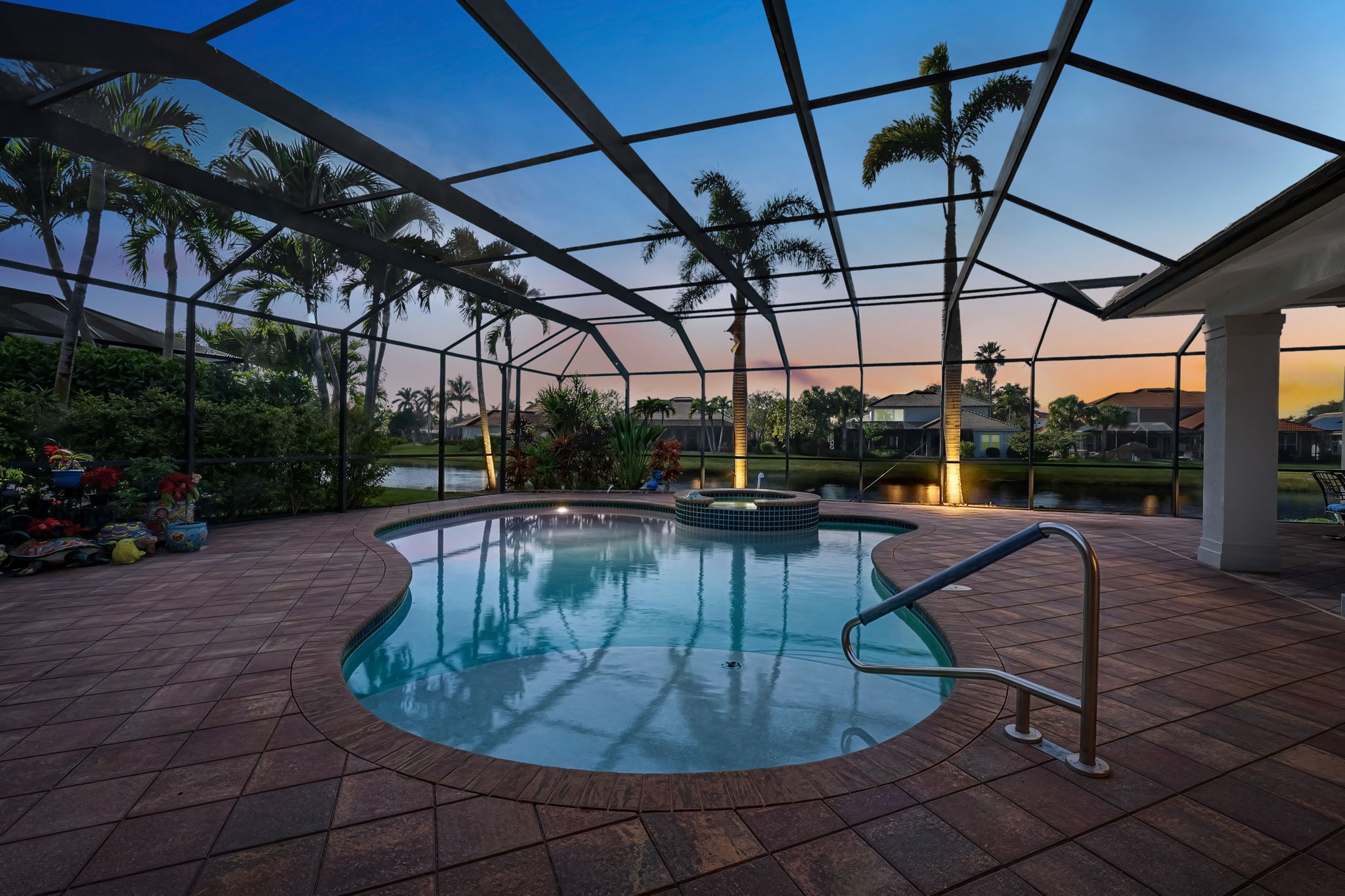 Pool & Spa