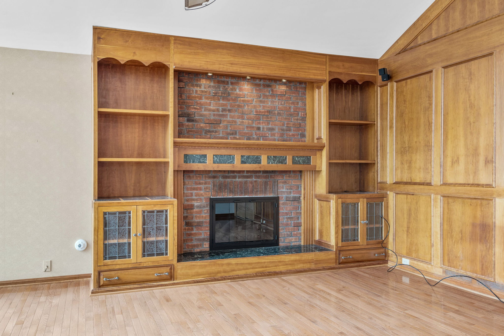 Great room w/ gas fireplace