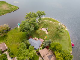 Fantastic peninsula end property